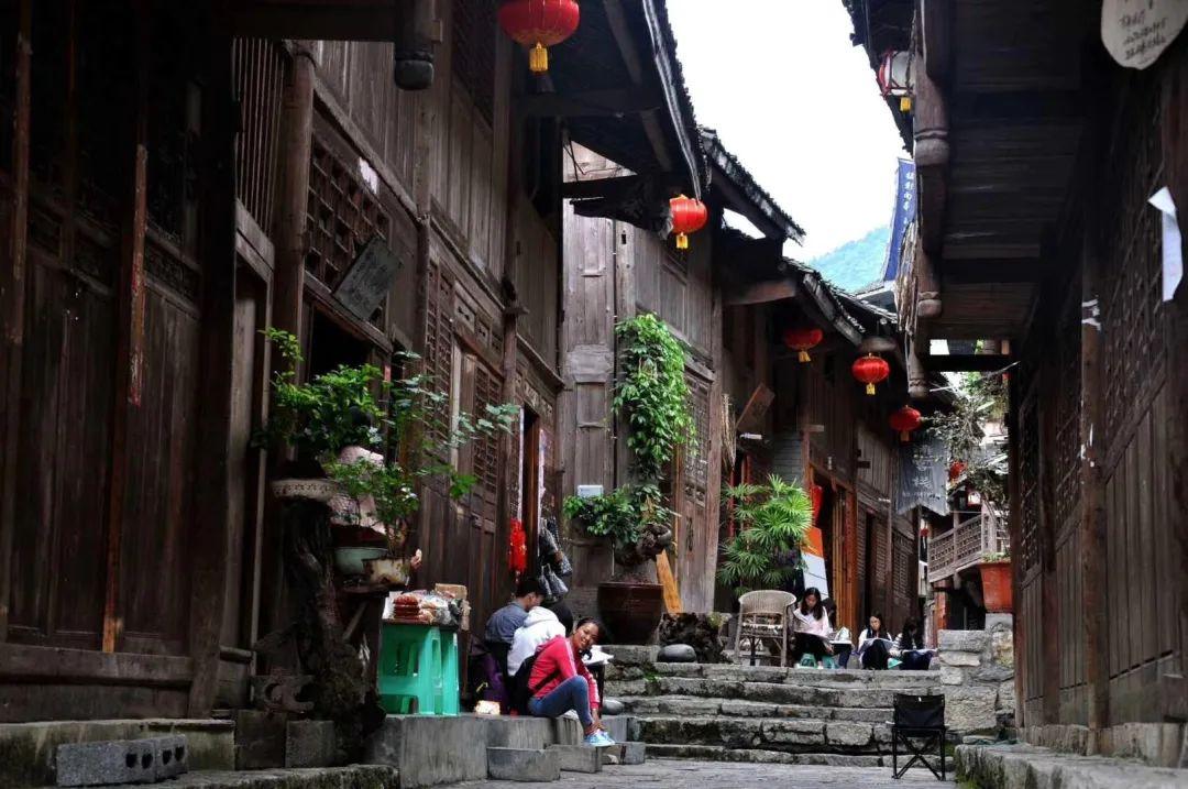 龙启新岁，淄博书法家在市陶琉馆组团送“福”